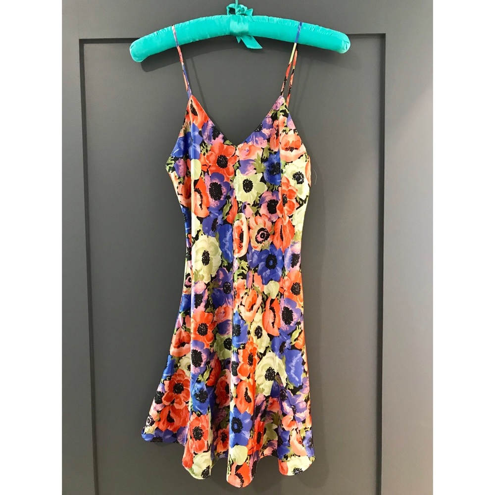 SOLD— VICTORIA SECRET silk set!